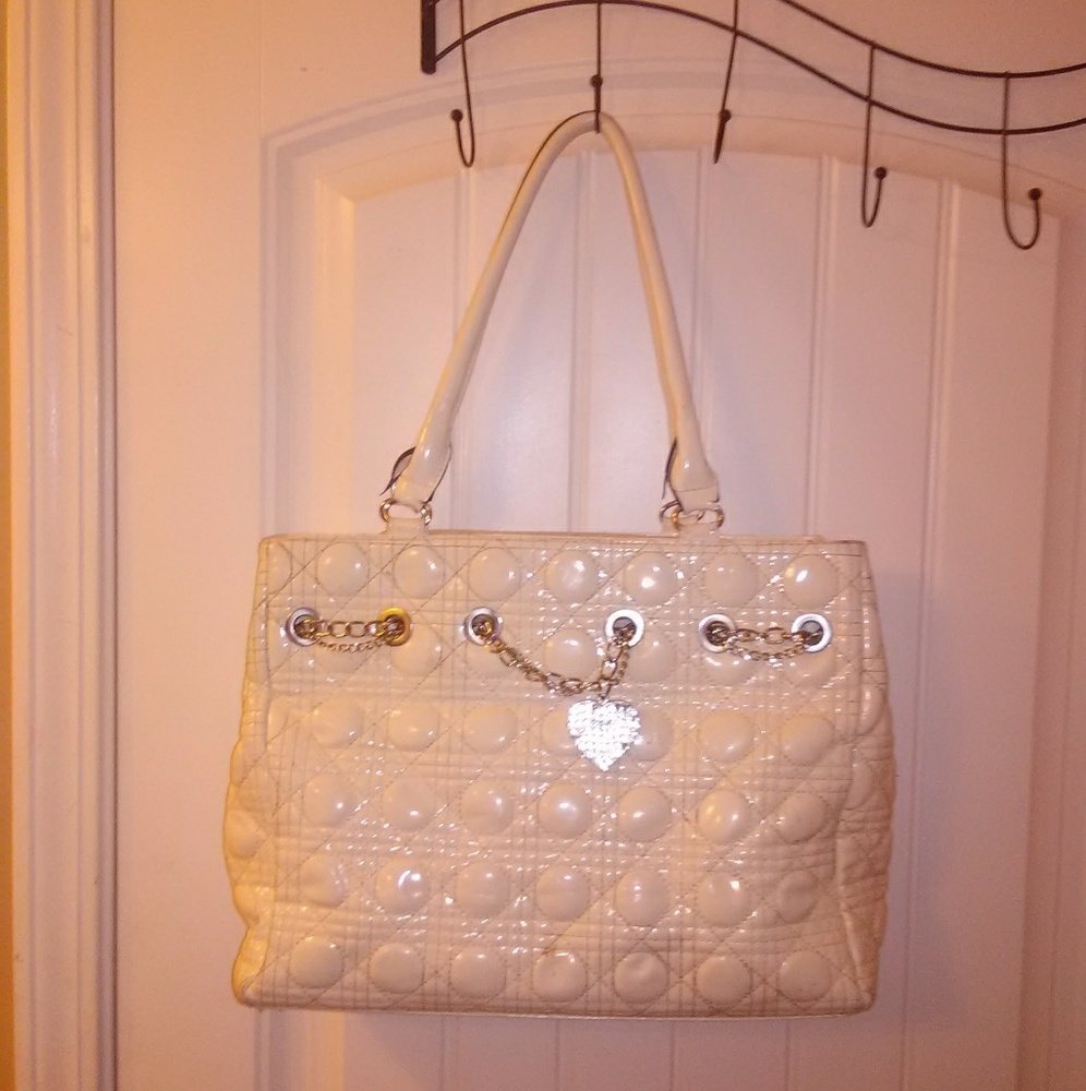 FLASH SALE 3/$12 ALL. Large purse wirh chain heart